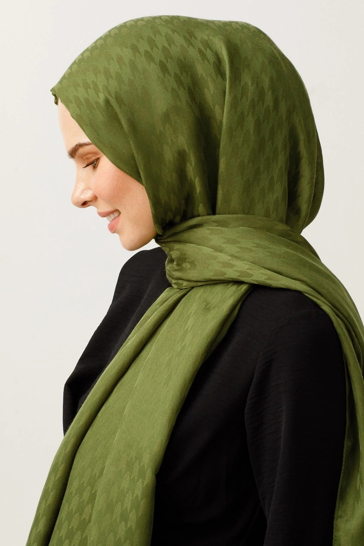 وشاح جاكار قطني بتصميم السنونو - الحاكي