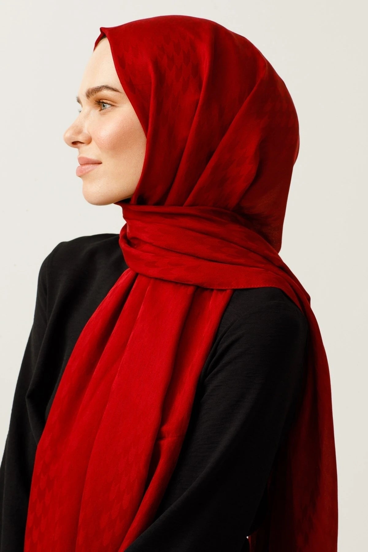 وشاح جاكار قطني بتصميم السنونو - بورديو