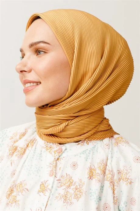 Pilise Eşarp
